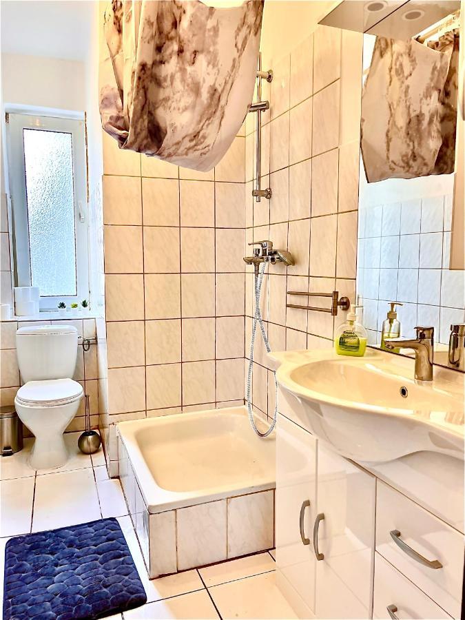 Geraeumige Wohnung Im Herzen Kassels Bagian luar foto